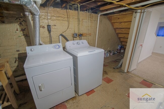 Building Photo - 615 S Glover St