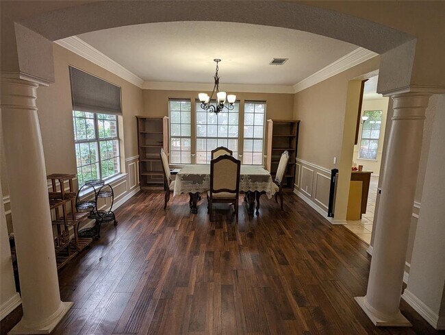 Building Photo - 9910 Jasmine Creek Dr