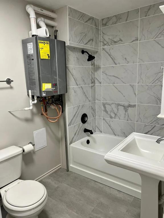 Building Photo - 227 E Ermina Ave, unit 1