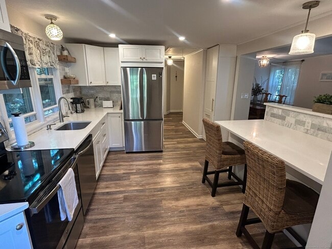 Building Photo - 40 Whedon Ln