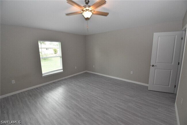 Building Photo - 1544 Waldorf Dr