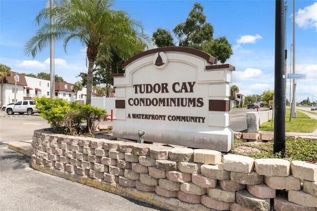 Building Photo - 9213 Tudor Dr