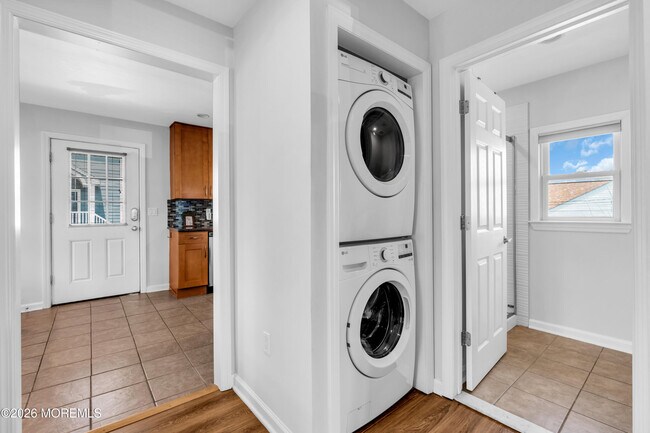 Building Photo - 27 Arnold Ave