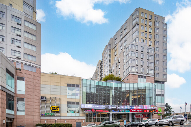 Building Photo - The Grand at SkyView Parc