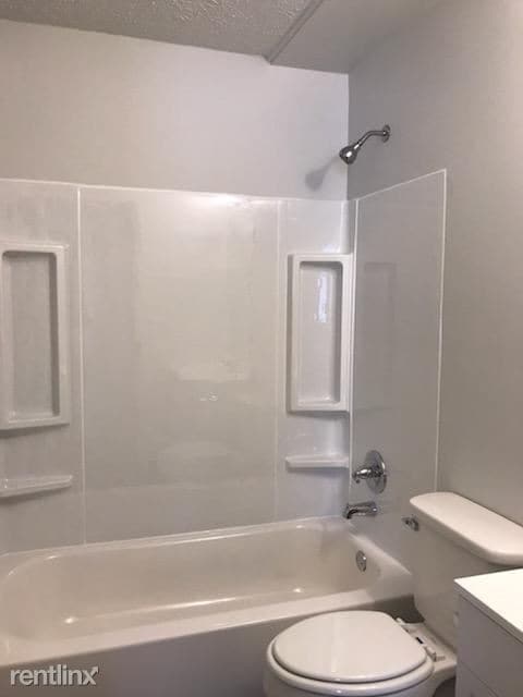 Building Photo - 559 Elberon Ave