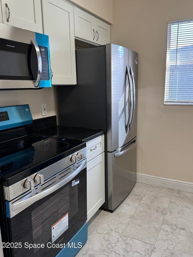 Building Photo - 2398 Fox Hollow Dr