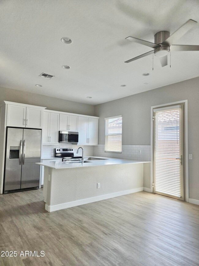 Primary Photo - 2568 E King Bird Dr