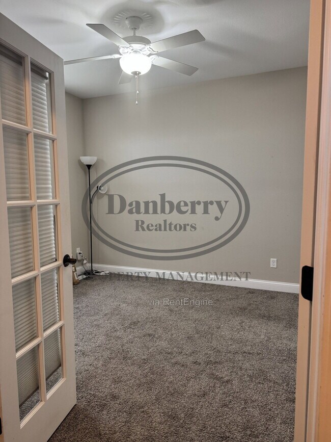 Building Photo - 26741 Woodmont Dr