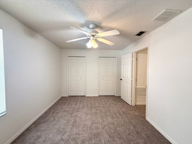 Building Photo - Nice 4/2 Two-Story Home in Seminole County...