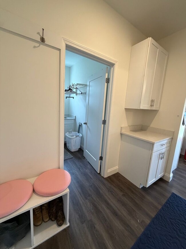 Building Photo - 1204 Yeats Ct