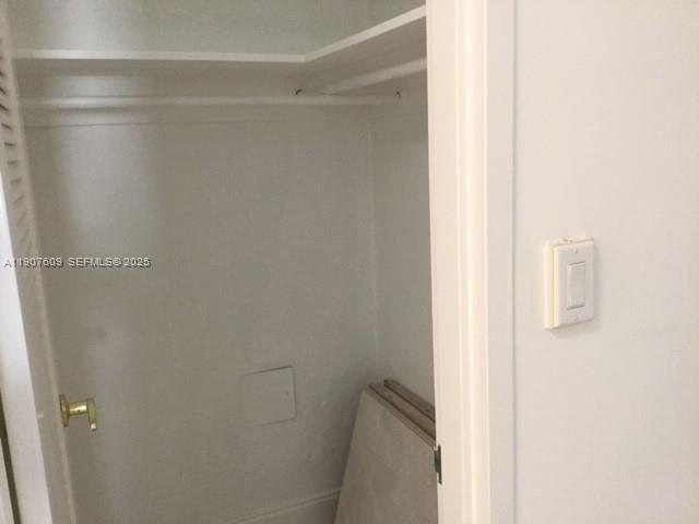 Building Photo - 9225 Collins Ave