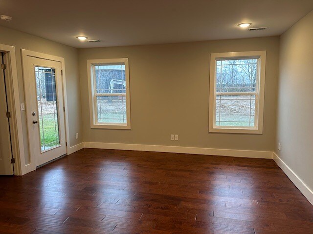 Building Photo - 102 Beechwood Ln