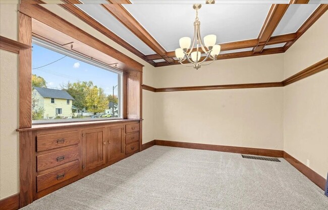 Building Photo - 754 Princeton Ave