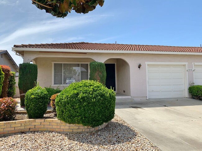 Primary Photo - 1640 Clearview Dr