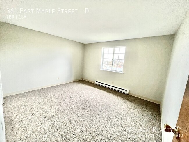 Building Photo - 361 E Maple St