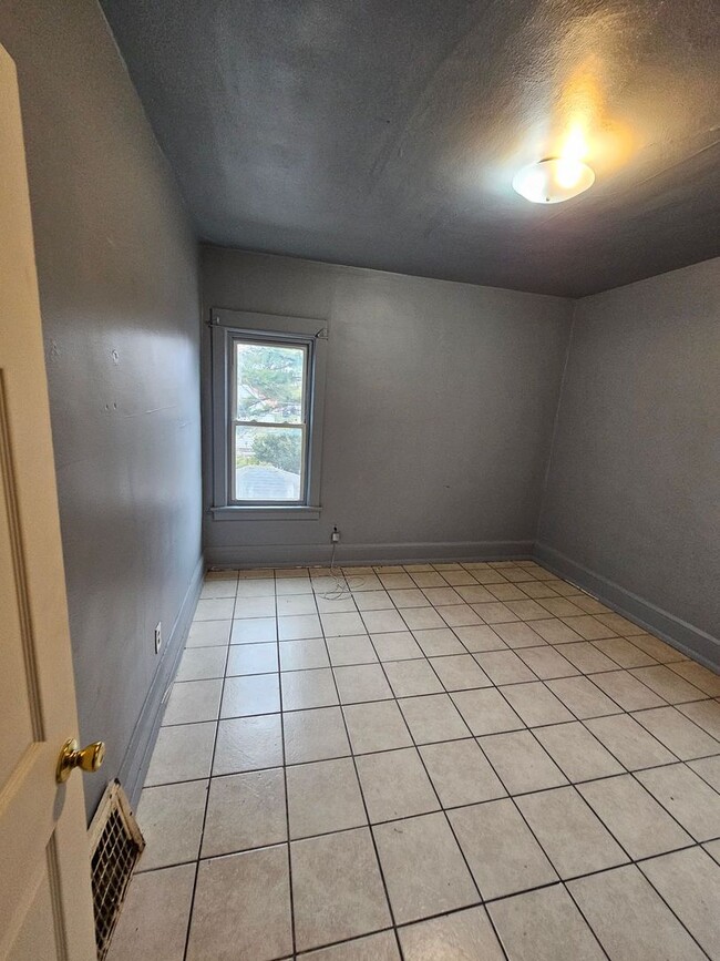 Building Photo - 3045-3047 N 39th St. (Duplex)