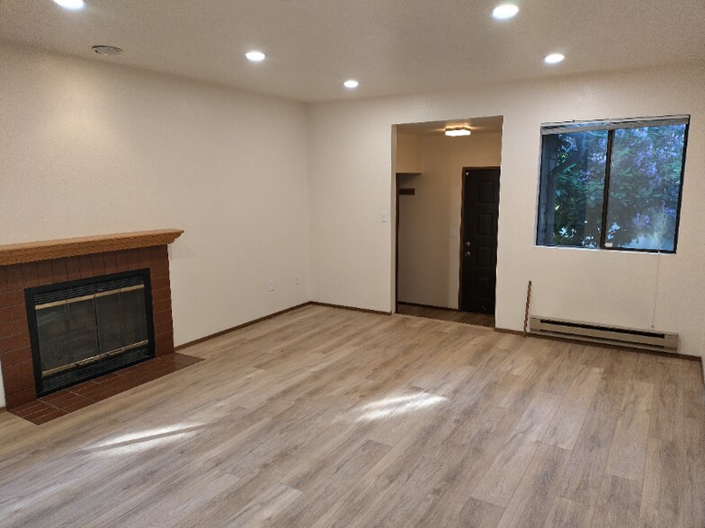 Building Photo - 17213 Gravenstein Rd