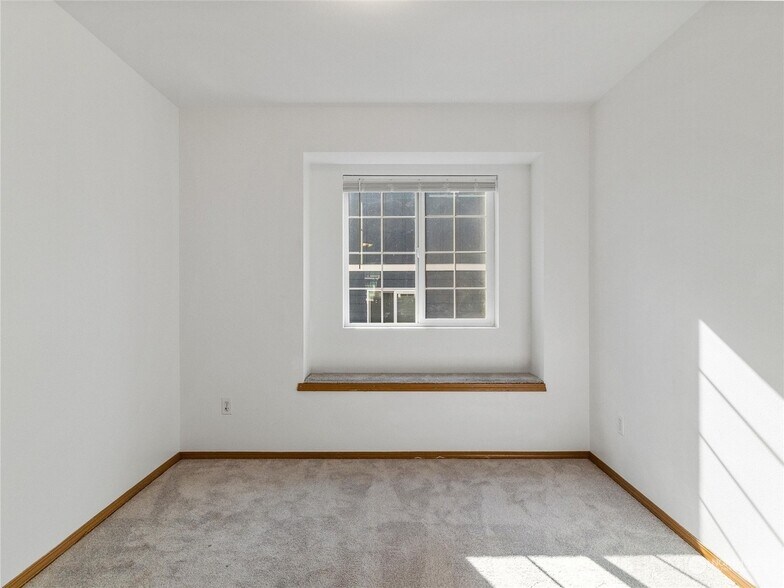 Building Photo - 2411 Conger Ave NW