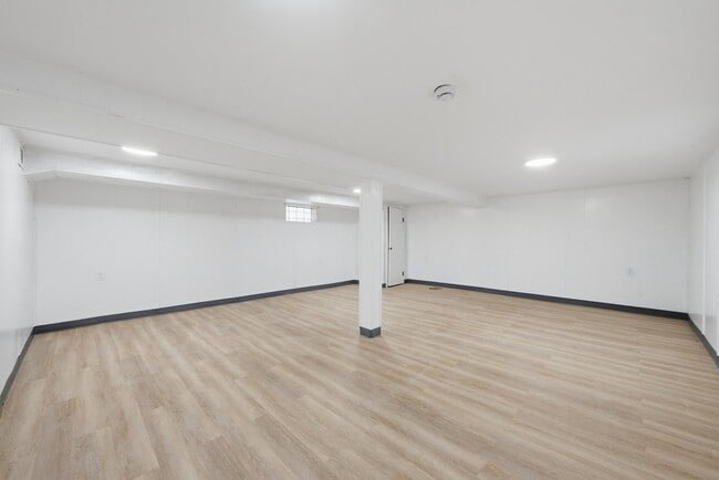 Building Photo - 12358 S Lowe Ave