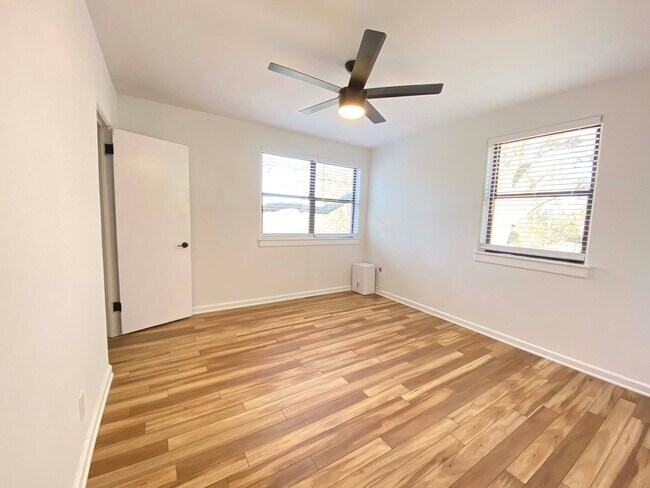 Building Photo - Faris Ridge Condominiums