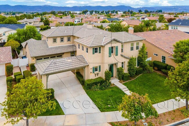 Building Photo - Stunning Luxury Living in Temecula | Expansive 4-Bedroom Masterpiece