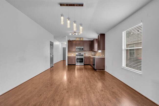 Building Photo - 9327 Delicado Dr