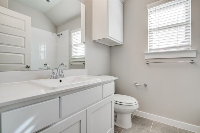 Building Photo - 6231 Tawakoni Ln