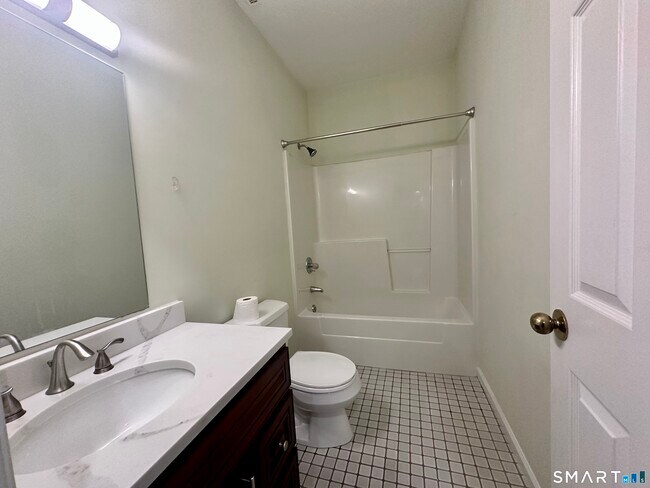 Building Photo - 918 Quinnipiac Ave
