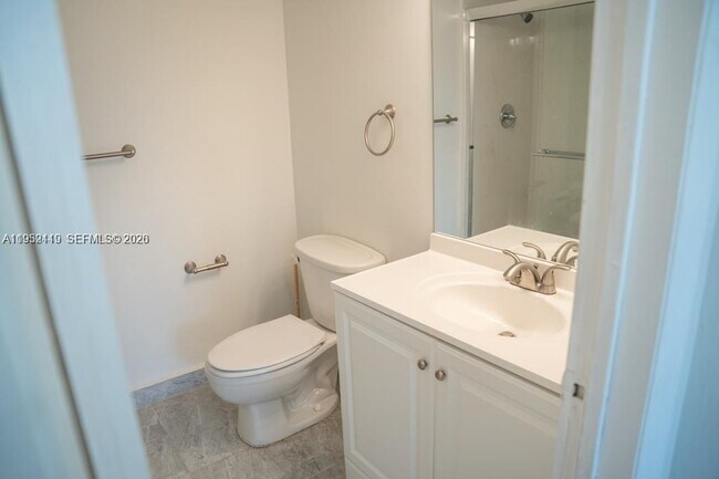 Building Photo - 16465 NE 22nd Ave