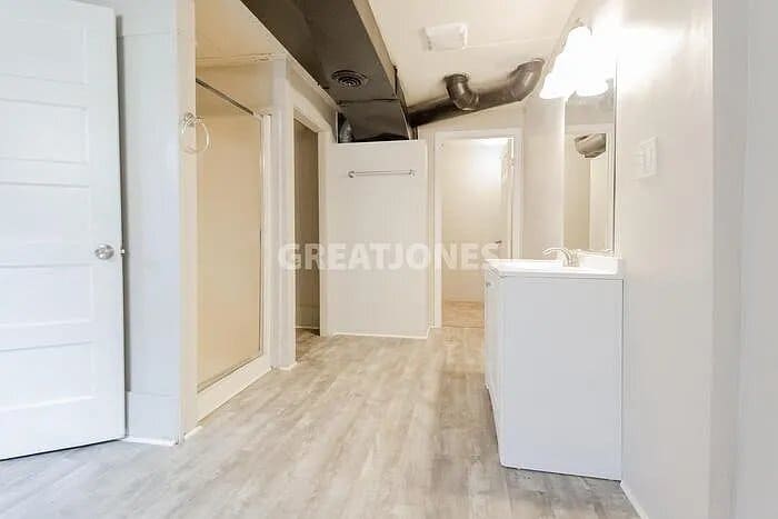 Building Photo - 5511 N Main St