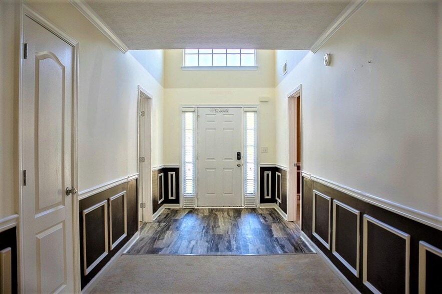 Building Photo - Spacious College Park Home | Modern comfort & great amenities