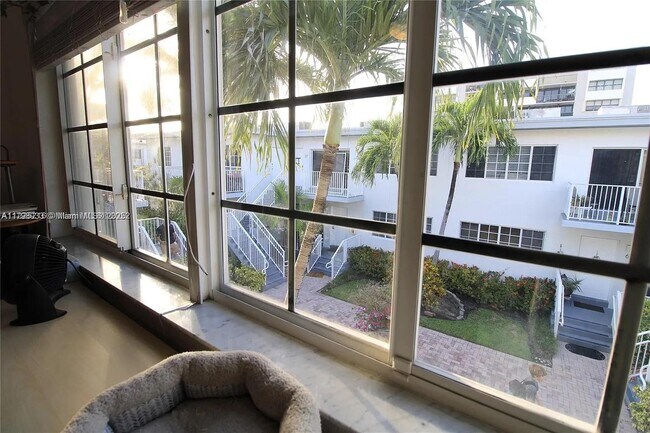 Building Photo - 9260 Bay Harbor Terrace