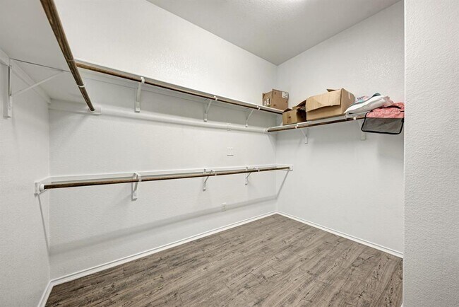 Building Photo - 136 Finley St