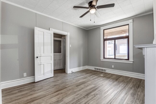 Building Photo - Updated House for Rent in Carrick!