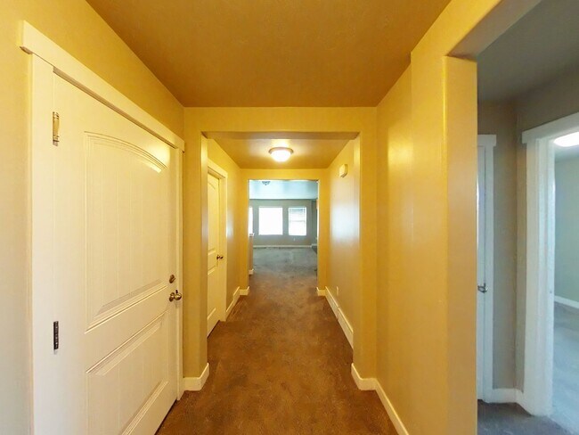 Building Photo - Snow-J3