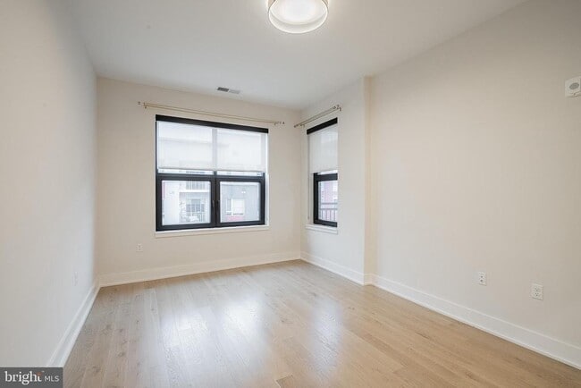 Building Photo - 701 Swann Ave