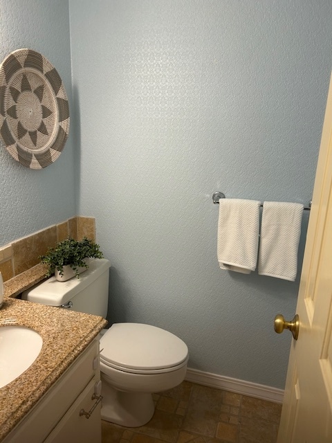 Downstairs 1/2 bath - 116 Cambridge Place Dr