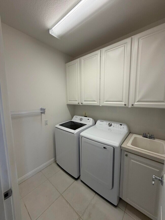 Building Photo - 223 Soriano Dr