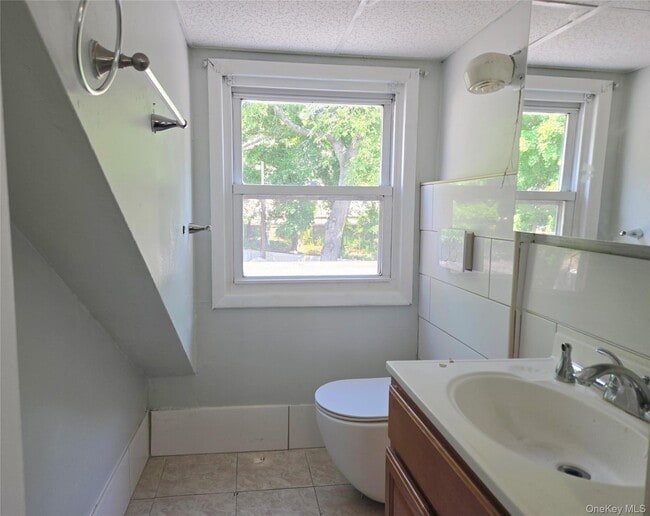 Building Photo - 139 Sickles Ave