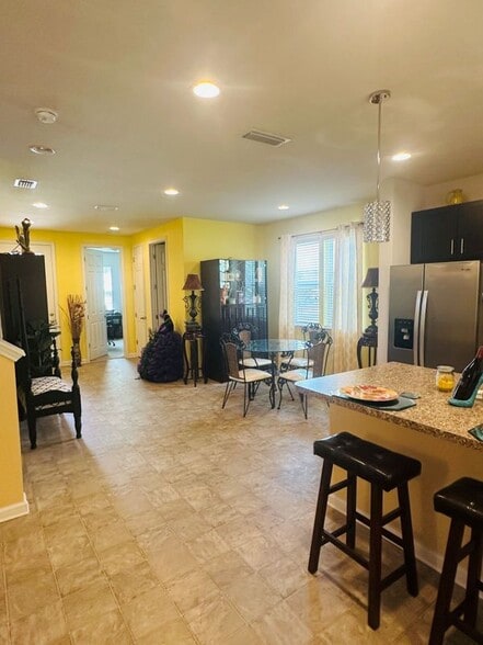 Building Photo - 12573 Grn Mdw Dr