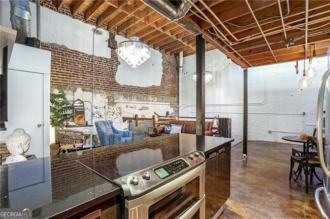 Building Photo - 650 Glen Iris Dr NE