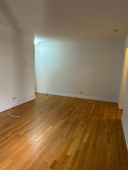 Building Photo - 3710 N Pine Grove Ave