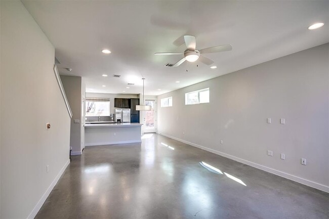 Building Photo - 3211 Aldwyche Dr