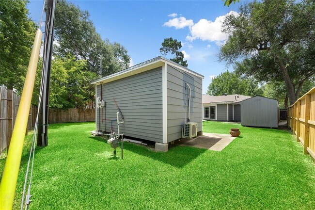 Building Photo - 4626 Verone St