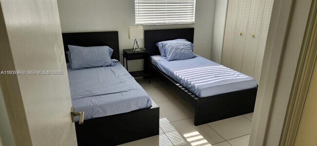 Building Photo - 959 SE 2nd Ave