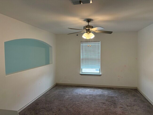 Building Photo - 402 Placido Dr