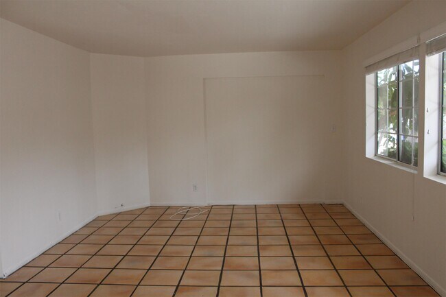 Building Photo - 6657 Sueno Rd