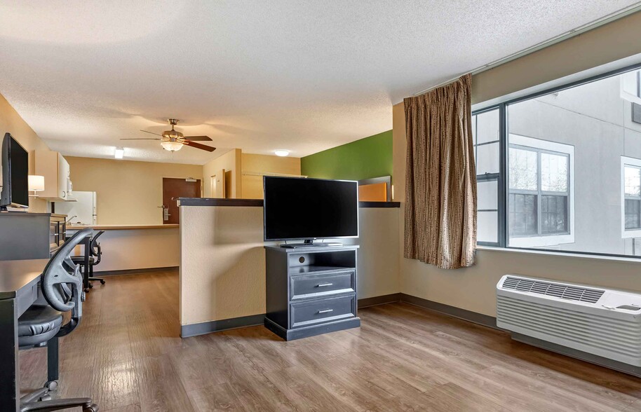 Building Photo - Furnished Studio-Sacramento - Roseville