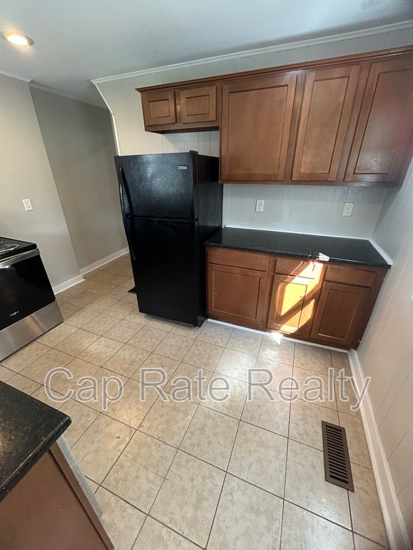 Building Photo - 807 E 2nd Ave