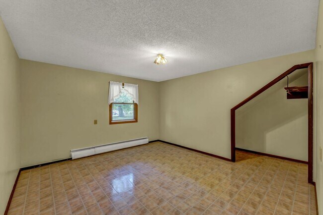 Building Photo - 40 Deep Creek Rd